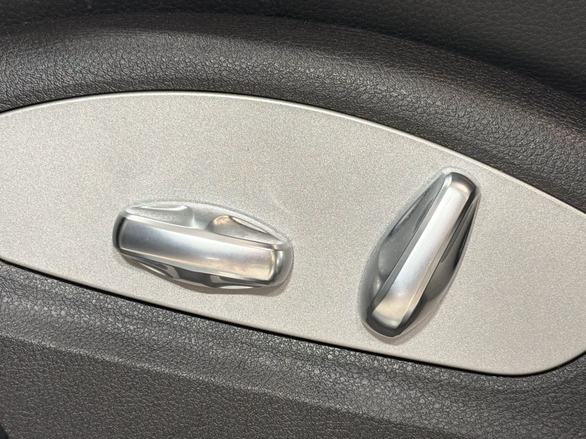 Certified 2026 Porsche Macan S AWD/4WD image 24