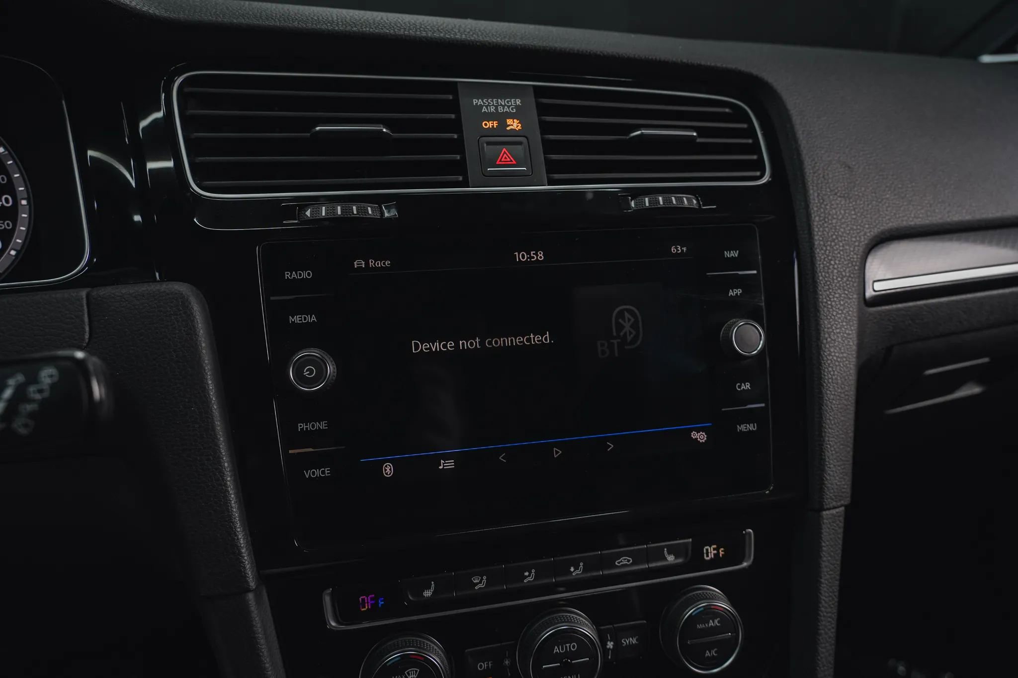 Used 2018 Volkswagen Golf R 4-Door image 55