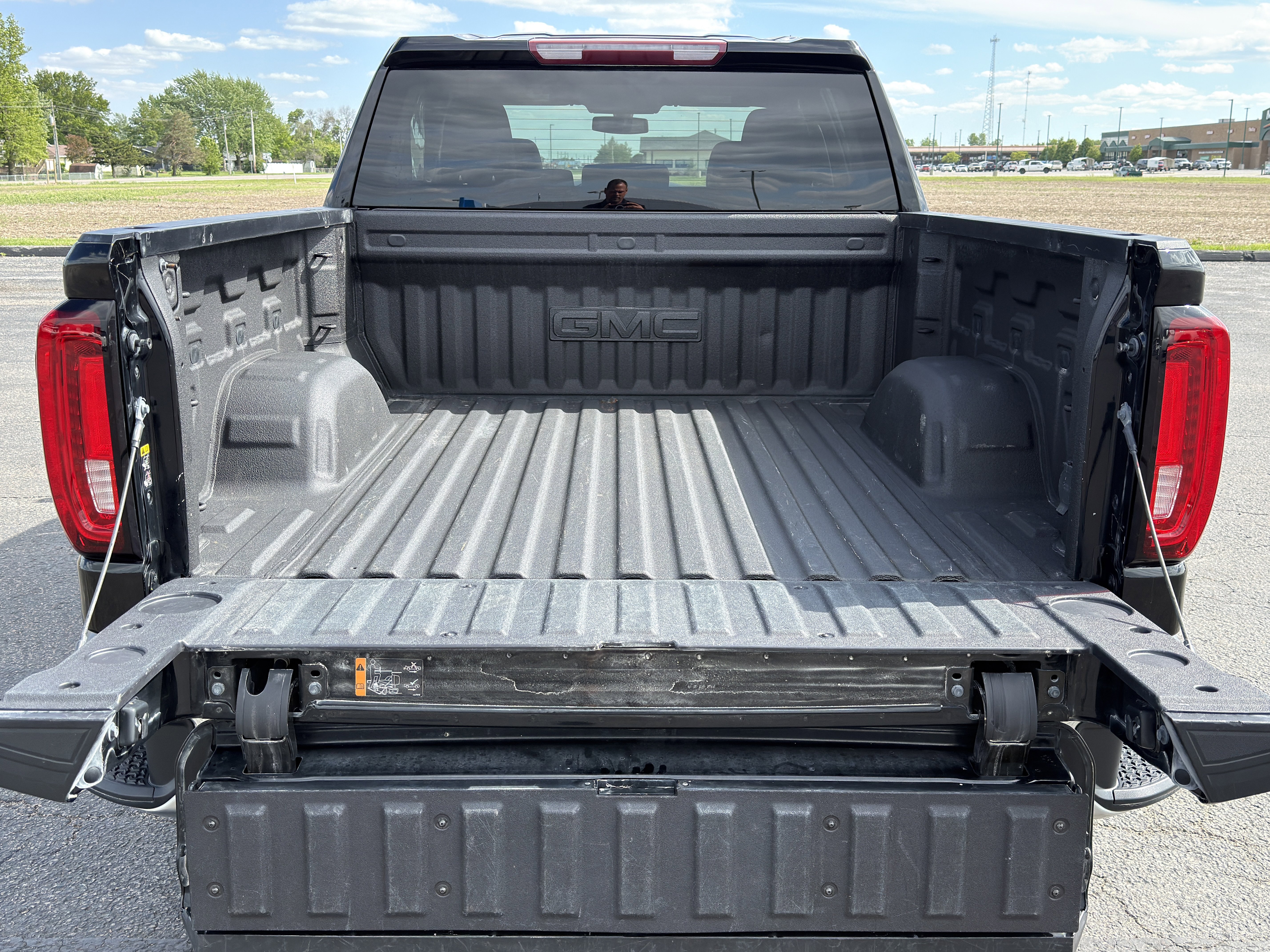 Used 2020 GMC Sierra 1500 SLT w/ Driver Alert Package I AWD/4WD image 7