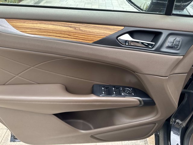 Used 2015 Lincoln MKC FWD w/ Equipment Group 102A Reserve image 9