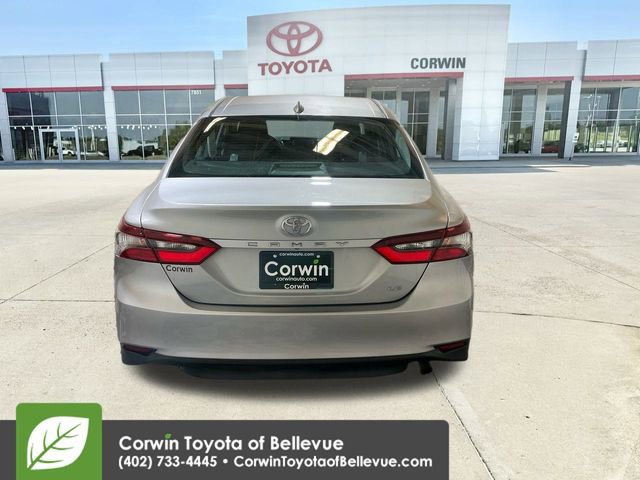 Used 2021 Toyota Camry LE image 4