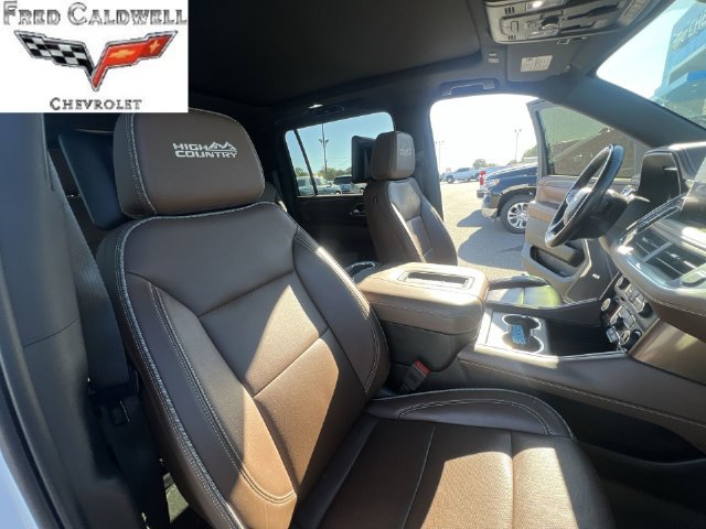 Used 2024 Chevrolet Suburban High Country w/ Advanced Technology Package AWD/4WD image 34