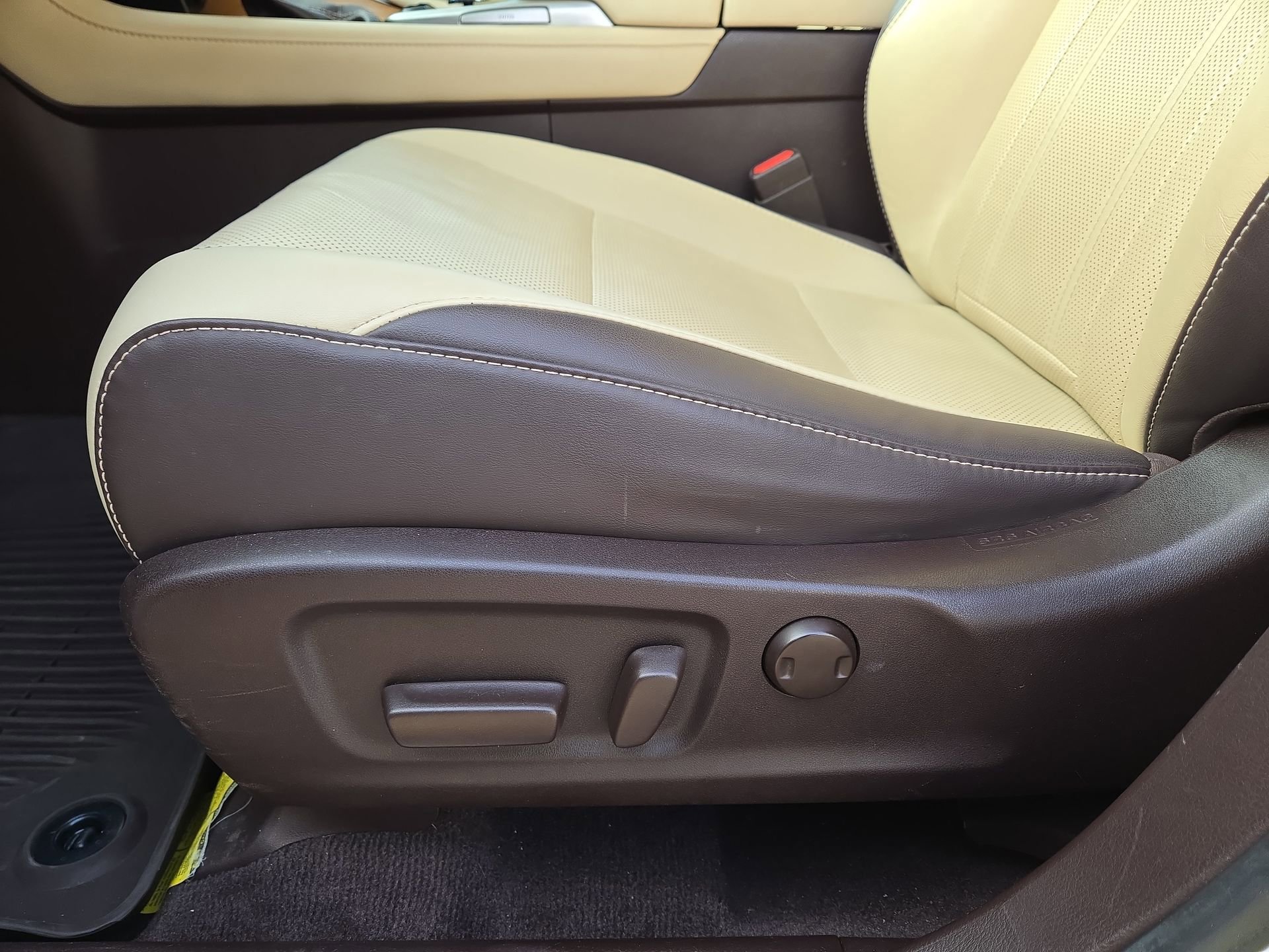 Used 2019 Lexus RX 350L FWD image 17