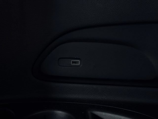 Used 2025 Chrysler Pacifica Limited FWD image 26
