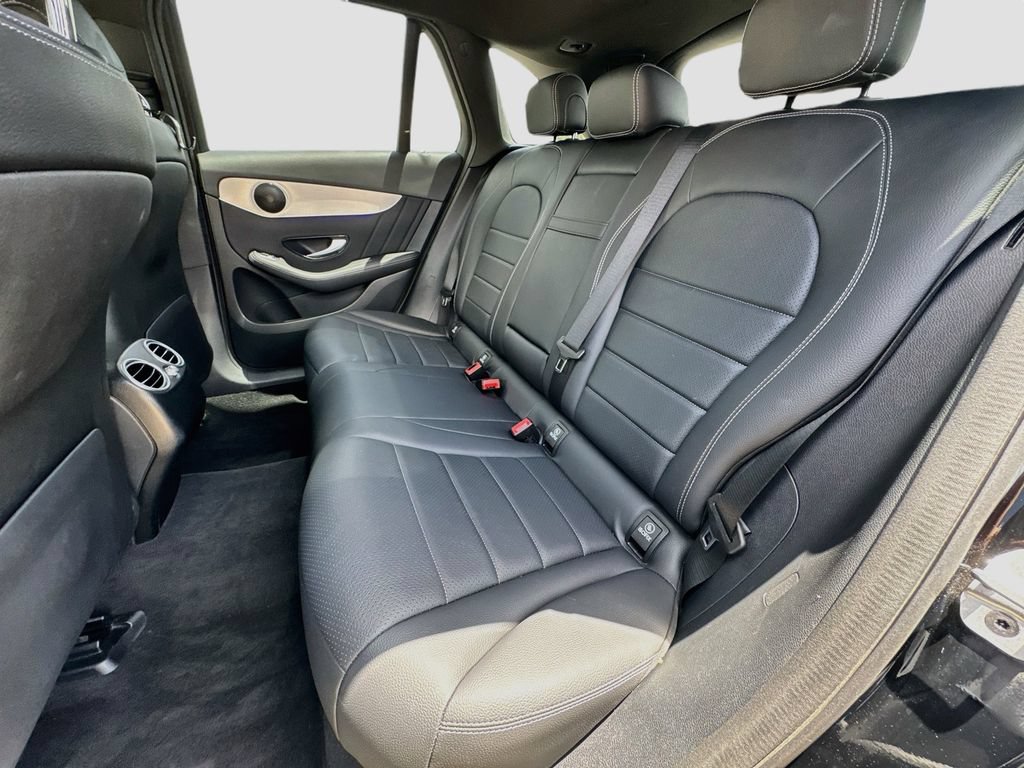 Used 2022 Mercedes-Benz GLC 300 image 28