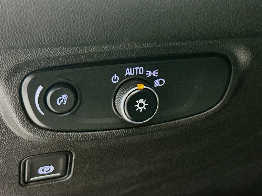 Used 2024 GMC Terrain SLE FWD image 15