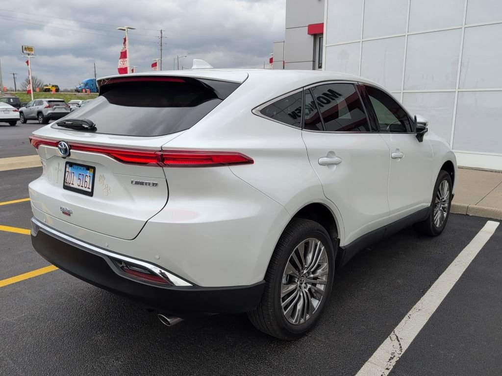 Used 2024 Toyota Venza Limited image 8