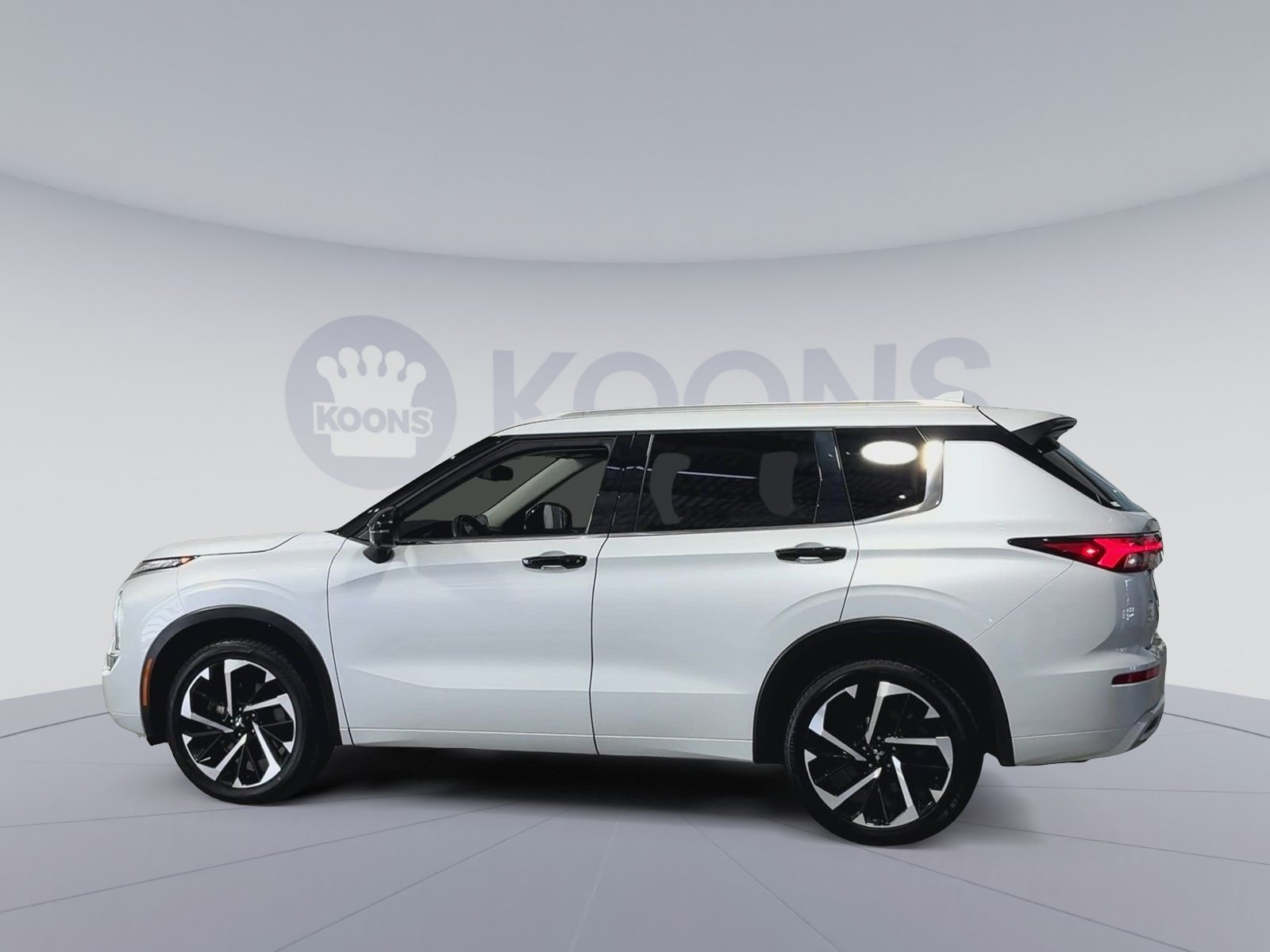 Used 2024 Mitsubishi Outlander SEL AWD/4WD image 7