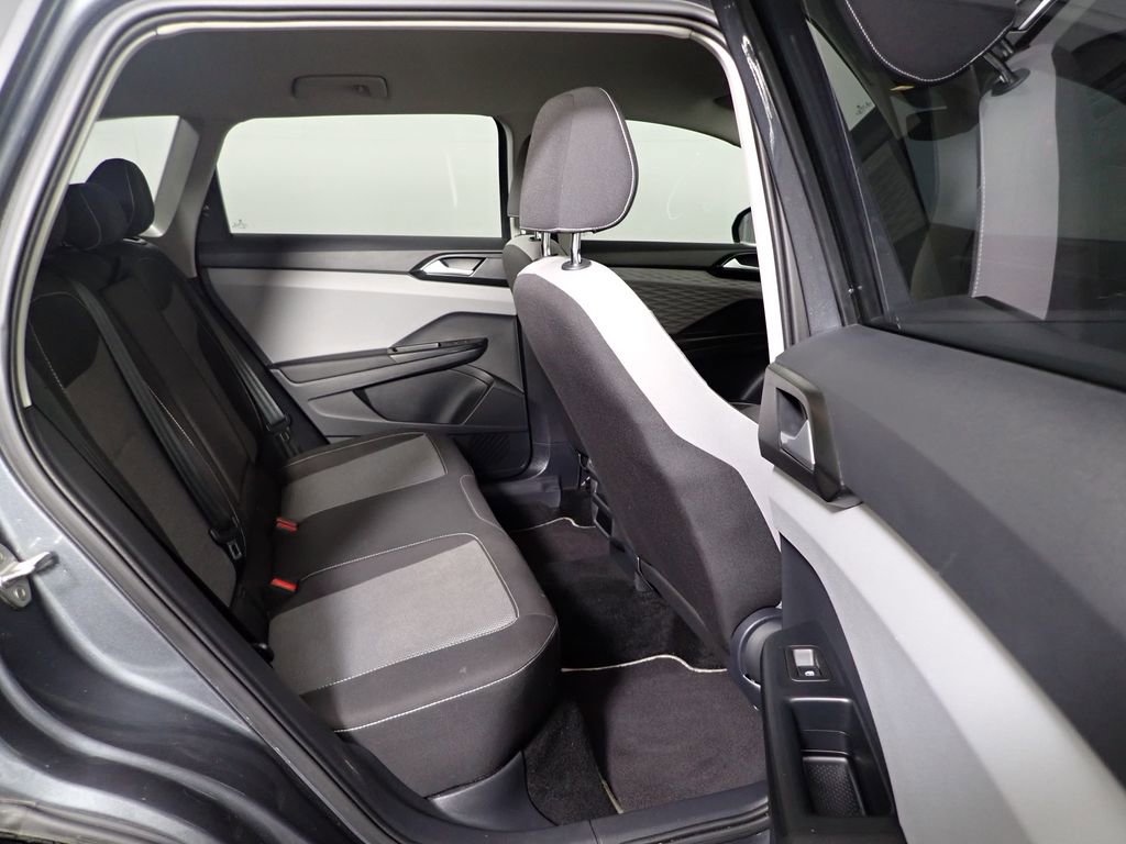 Used 2023 Volkswagen Taos S image 37