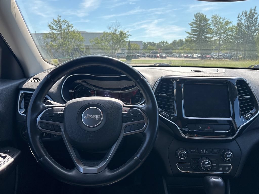 Used 2019 Jeep Cherokee Limited AWD/4WD image 13