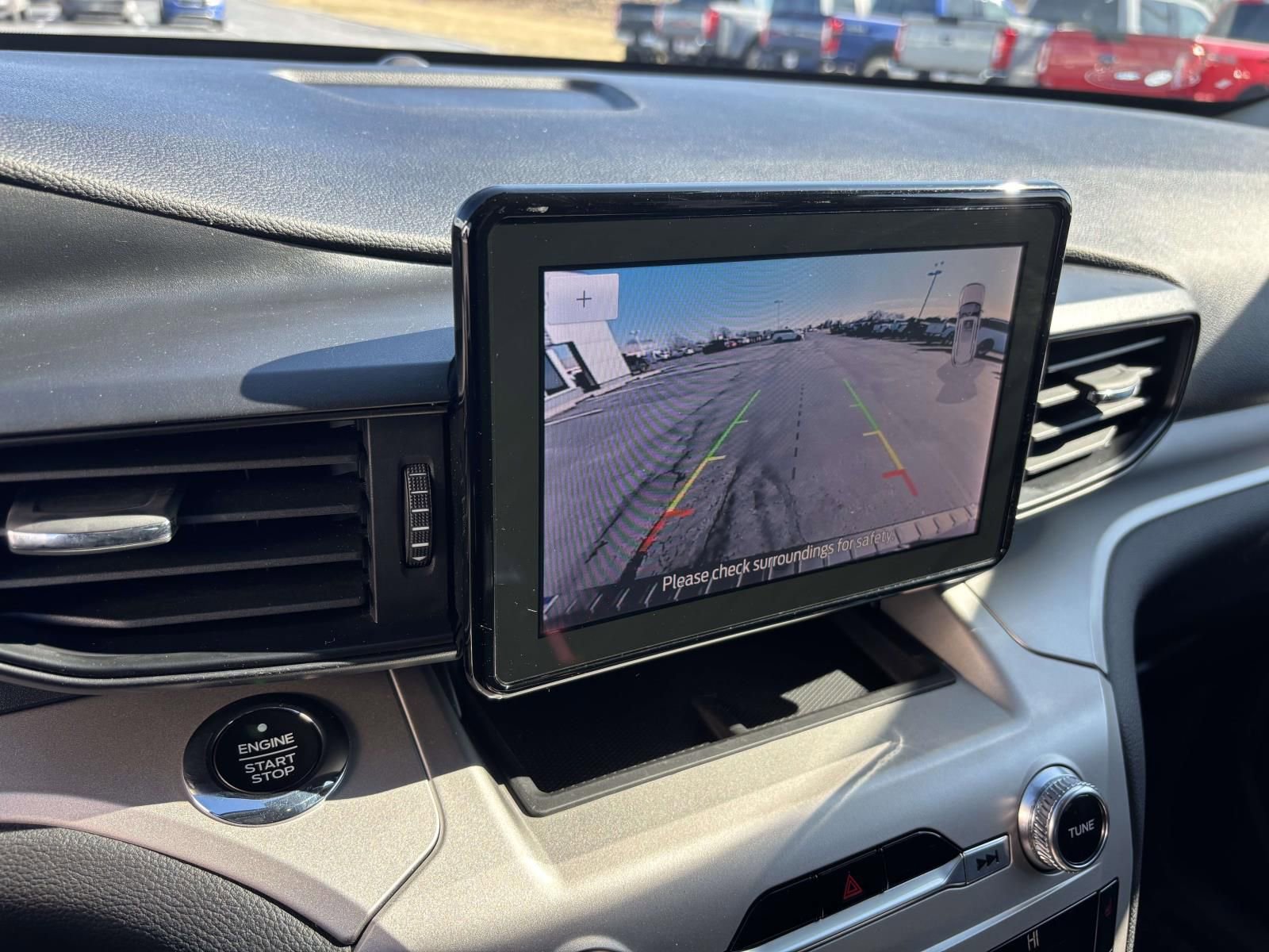 Used 2021 Ford Explorer XLT image 22