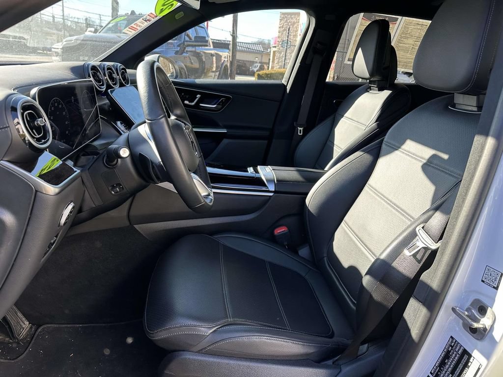 Used 2024 Mercedes-Benz GLC 300 4MATIC image 14