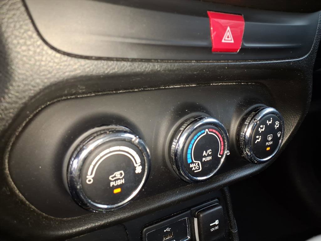 Used 2016 Jeep Renegade Sport w/ Power & Air Group image 24