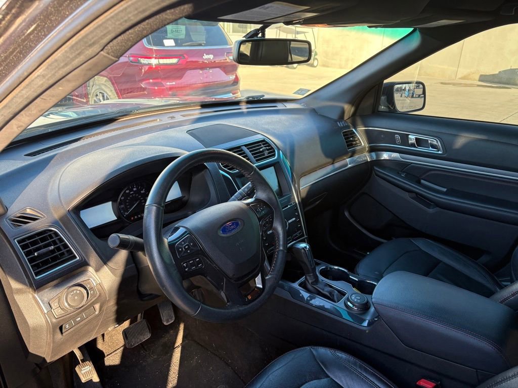 Used 2018 Ford Explorer Sport image 38