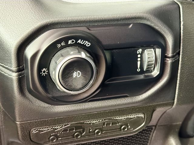 Used 2024 Jeep Wrangler Unlimited Sahara w/ Technology Group AWD/4WD image 10