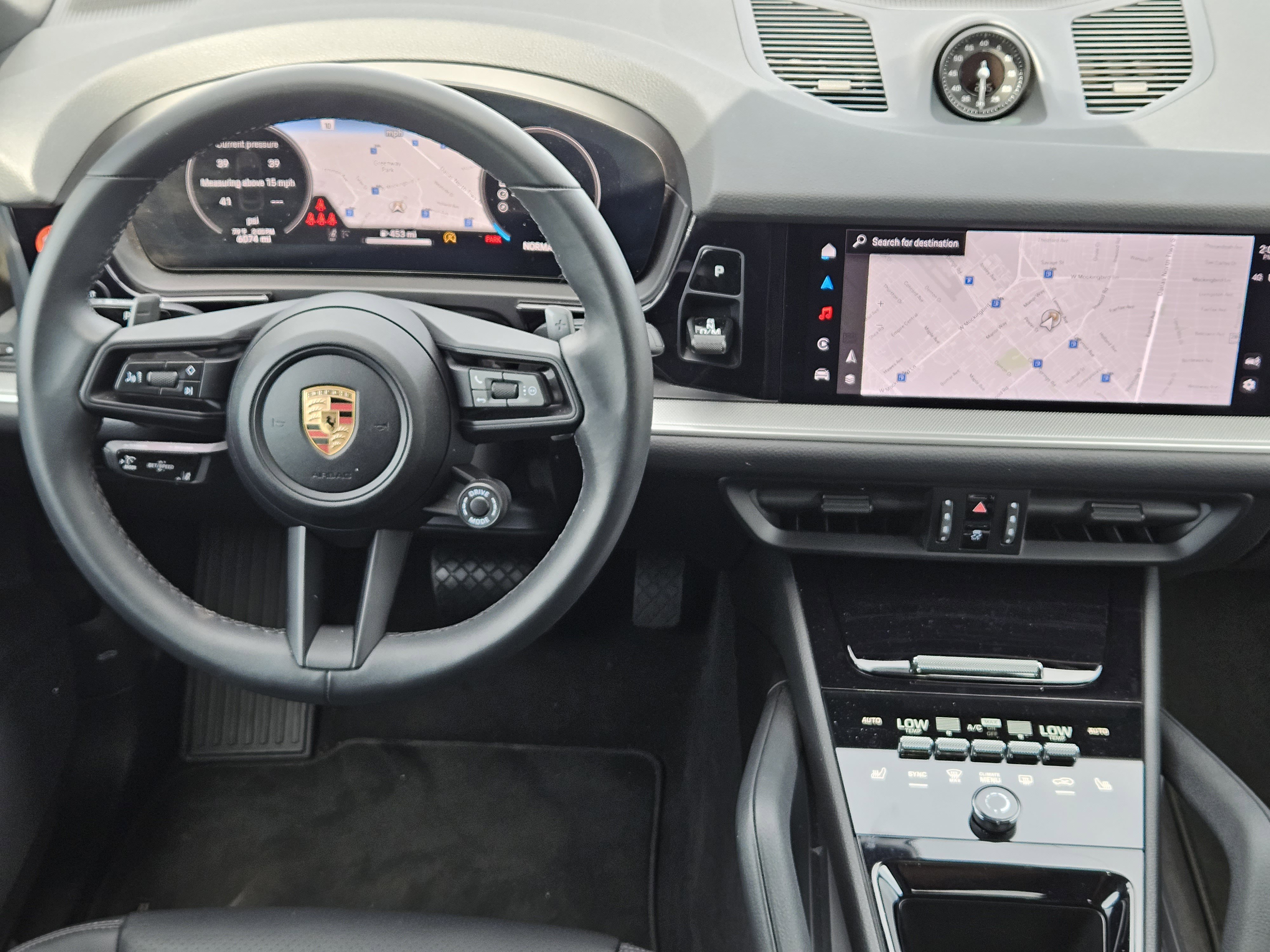 Certified 2025 Porsche Cayenne Coupe image 25