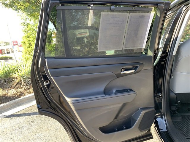 Certified 2023 Toyota Highlander Bronze Edition image 15