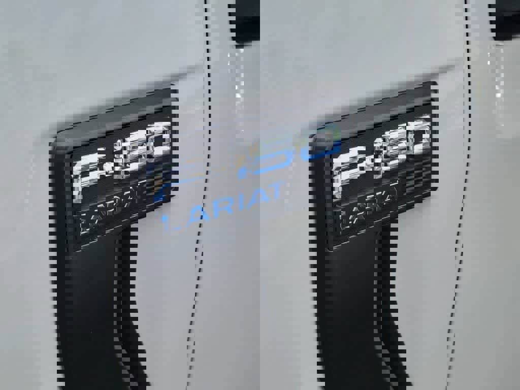 Used 2023 Ford F150 Lariat w/ Equipment Group 502A High image 3