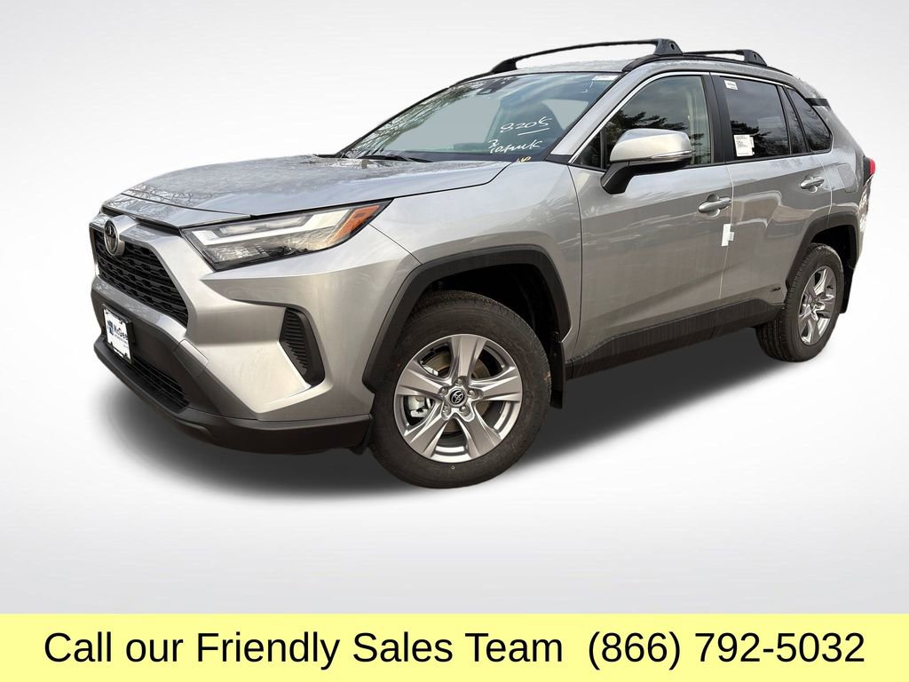 New 2025 Toyota RAV4 XLE w/ Weather Package