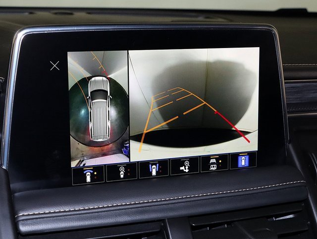 Used 2023 GMC Yukon XL SLT w/ SLT Premium Package image 21