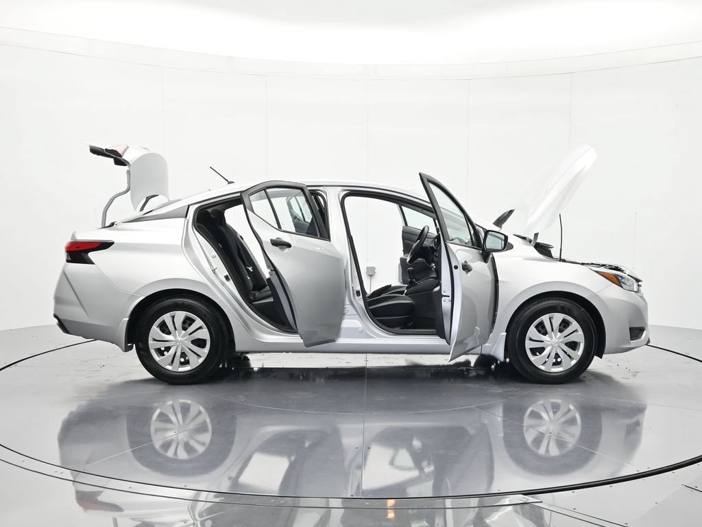 Used 2025 Nissan Versa S FWD image 47
