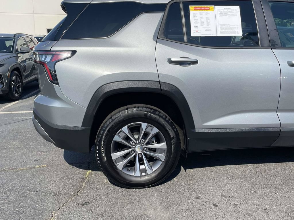 Used 2026 Chevrolet Equinox LT AWD/4WD image 9