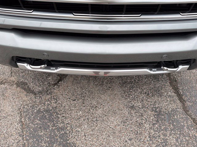 New 2026 Chevrolet Silverado 2500 High Country w/ LPO, Dark Essentials Package AWD/4WD image 9