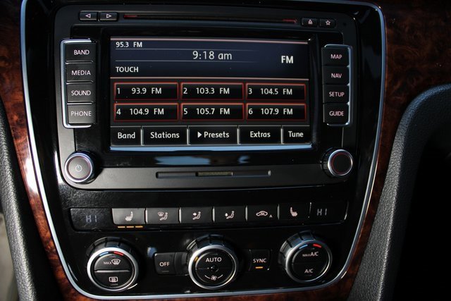 Used 2013 Volkswagen Passat TDI SEL Premium image 26