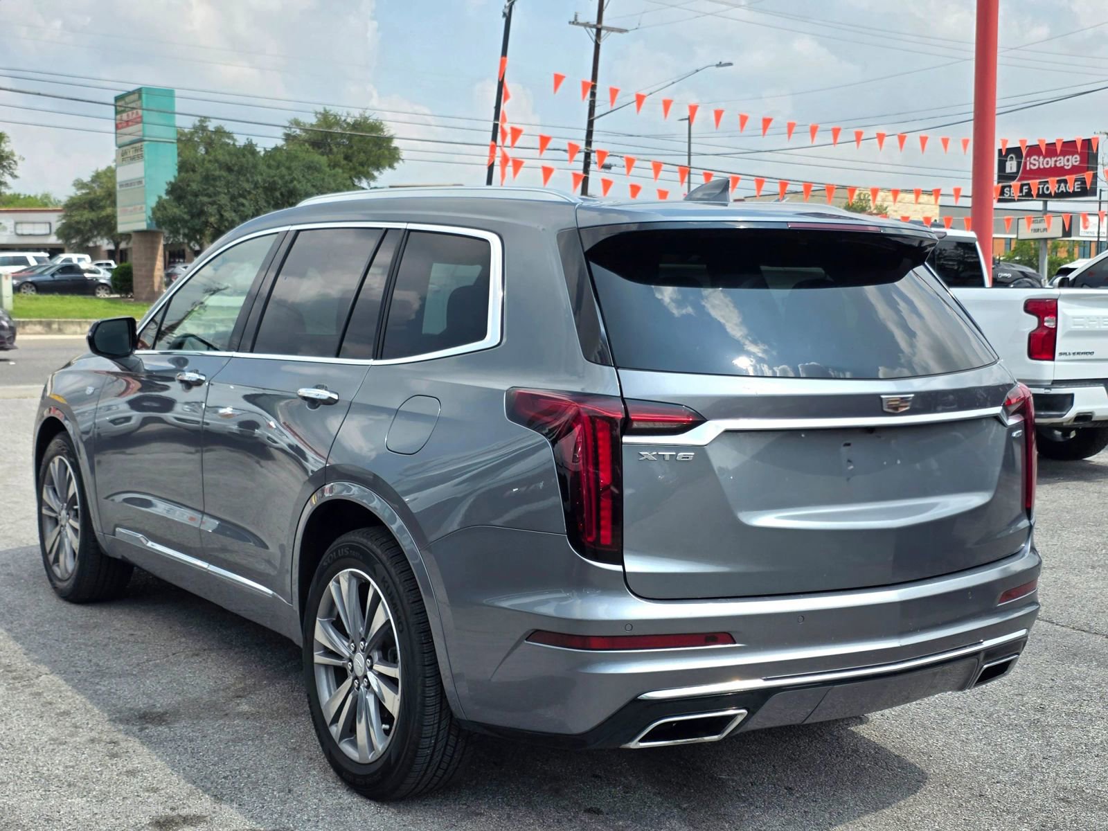 Used 2022 Cadillac XT6 Premium Luxury FWD image 5