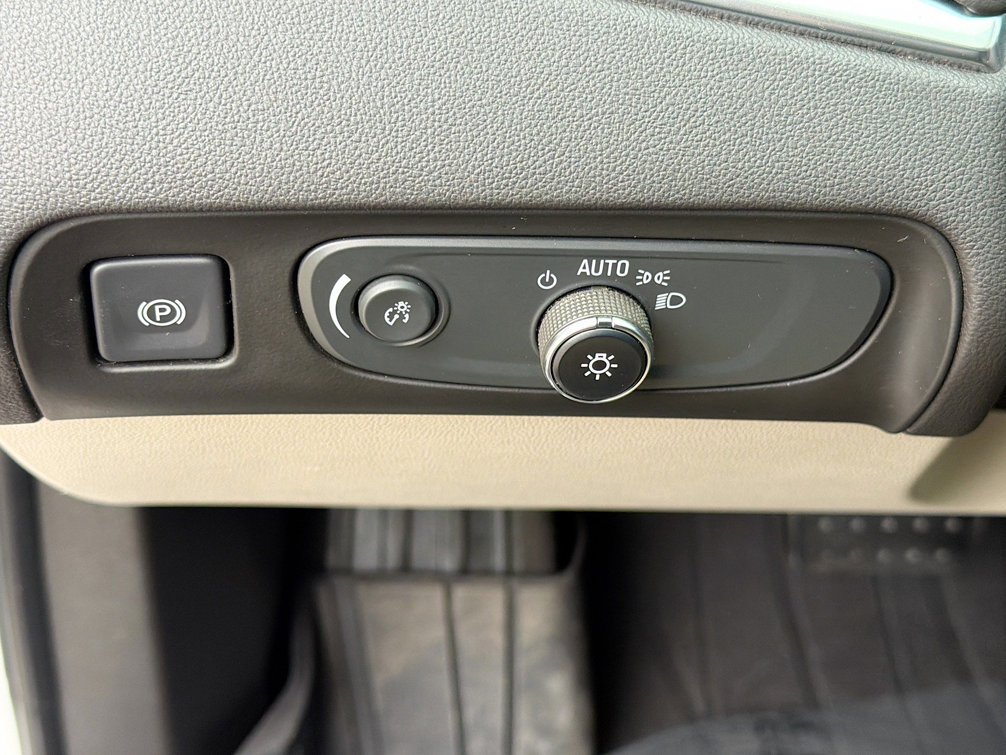 Used 2020 Buick Enclave Premium w/ Surround and Sites Package image 36