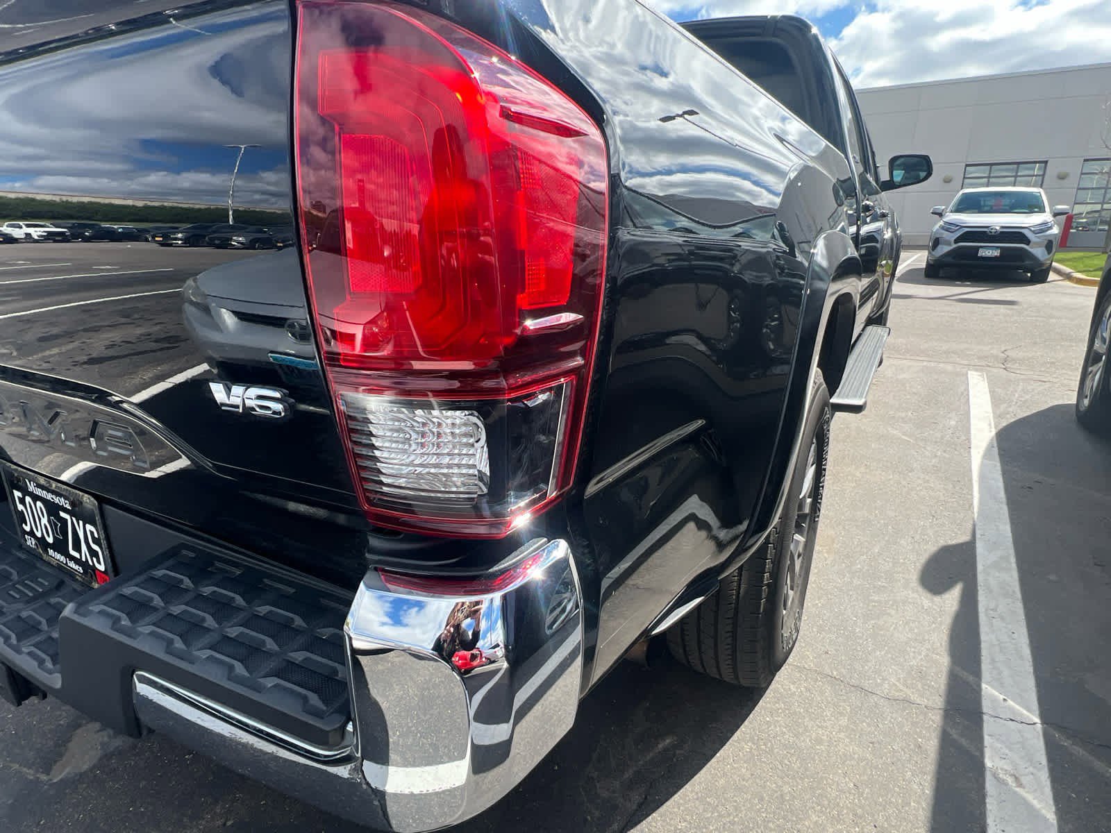 Used 2019 Toyota Tacoma SR5 AWD/4WD image 10