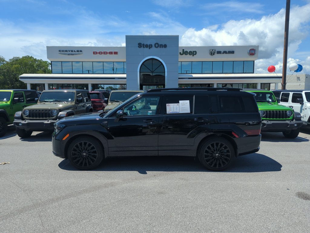 Used 2024 Hyundai Santa Fe Calligraphy FWD image 3