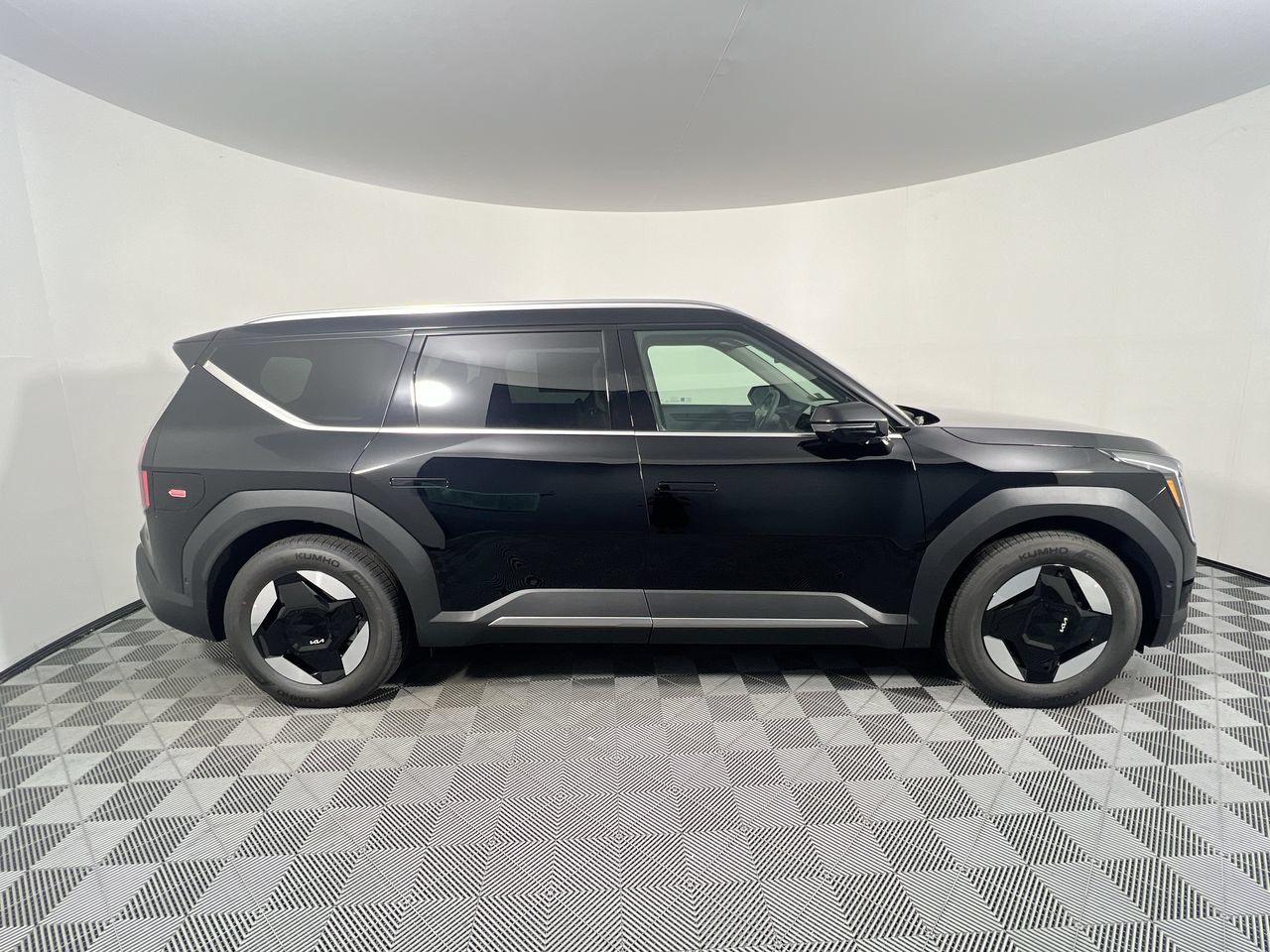New 2026 Kia EV9 Wind AWD/4WD image 2