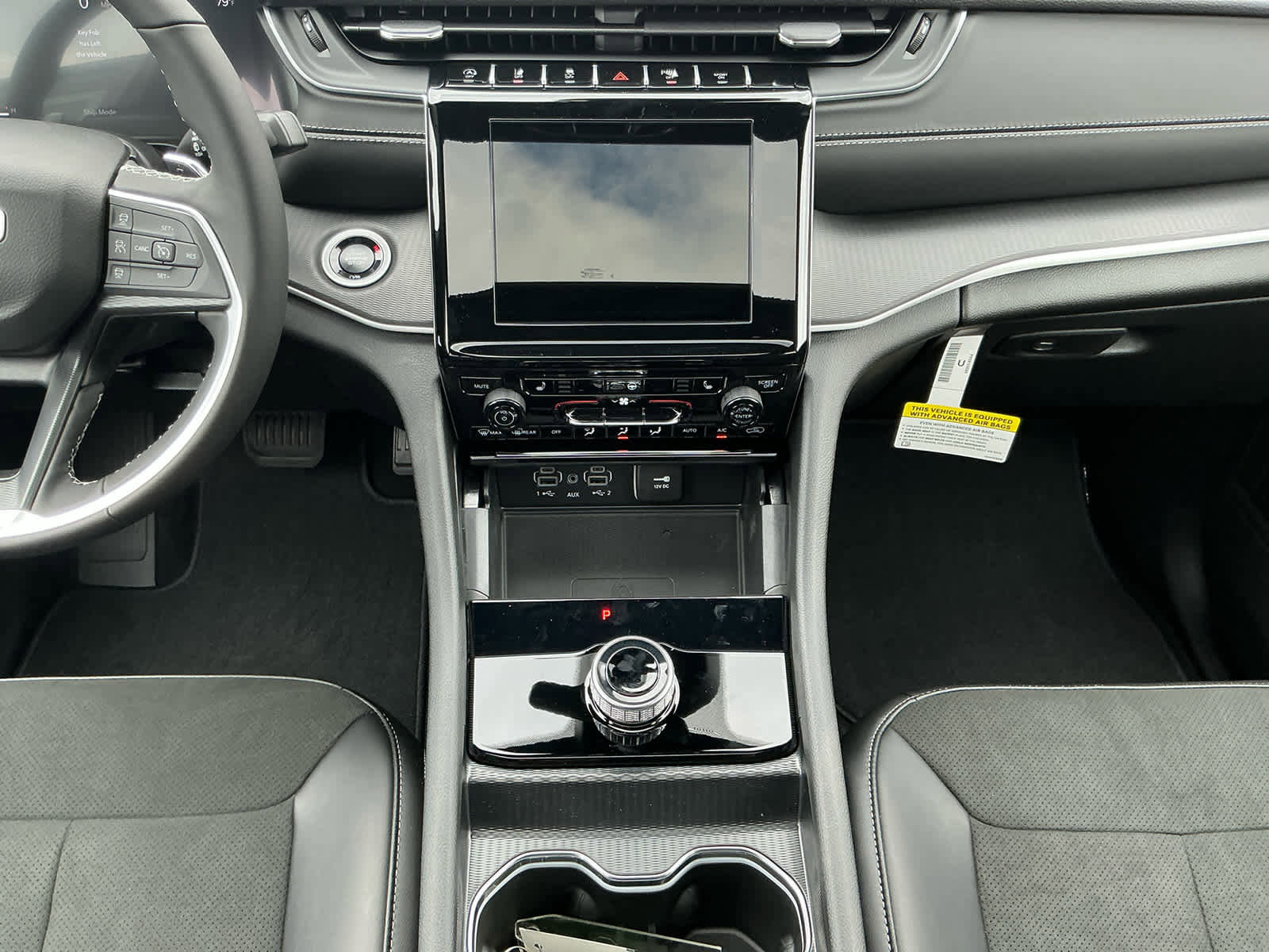 New 2025 Jeep Grand Cherokee Altitude image 12