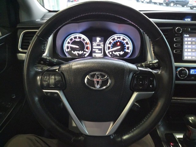 Used 2016 Toyota Highlander XLE image 16