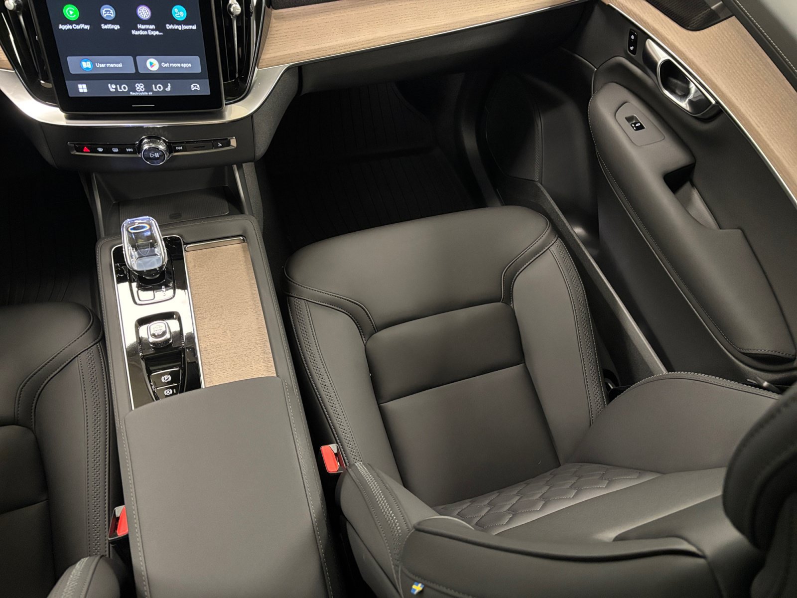 New 2026 Volvo XC90 B5 Plus w/ Protection Package AWD/4WD image 17
