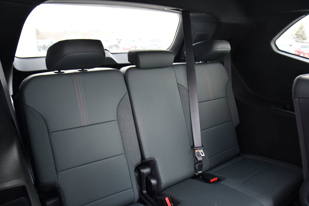 Used 2024 GMC Acadia AT4 w/ Luxury Package image 19