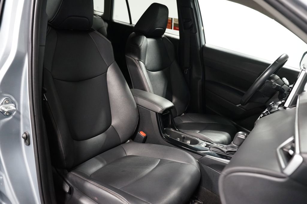 Used 2024 Toyota Corolla Cross XLE image 27