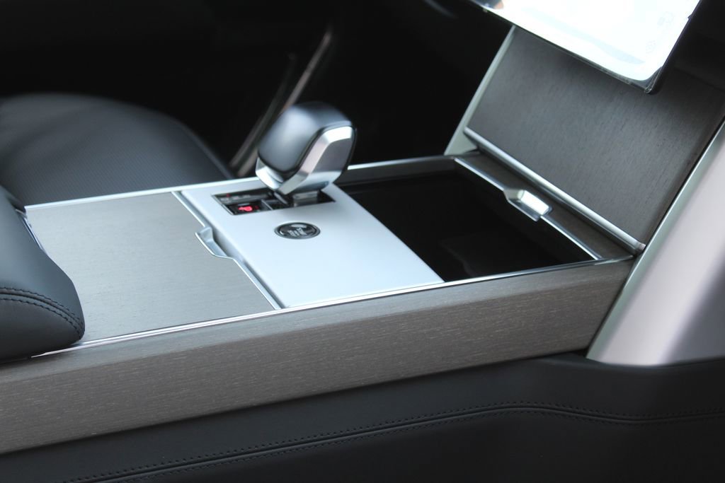 New 2026 Land Rover Range Rover SV image 23