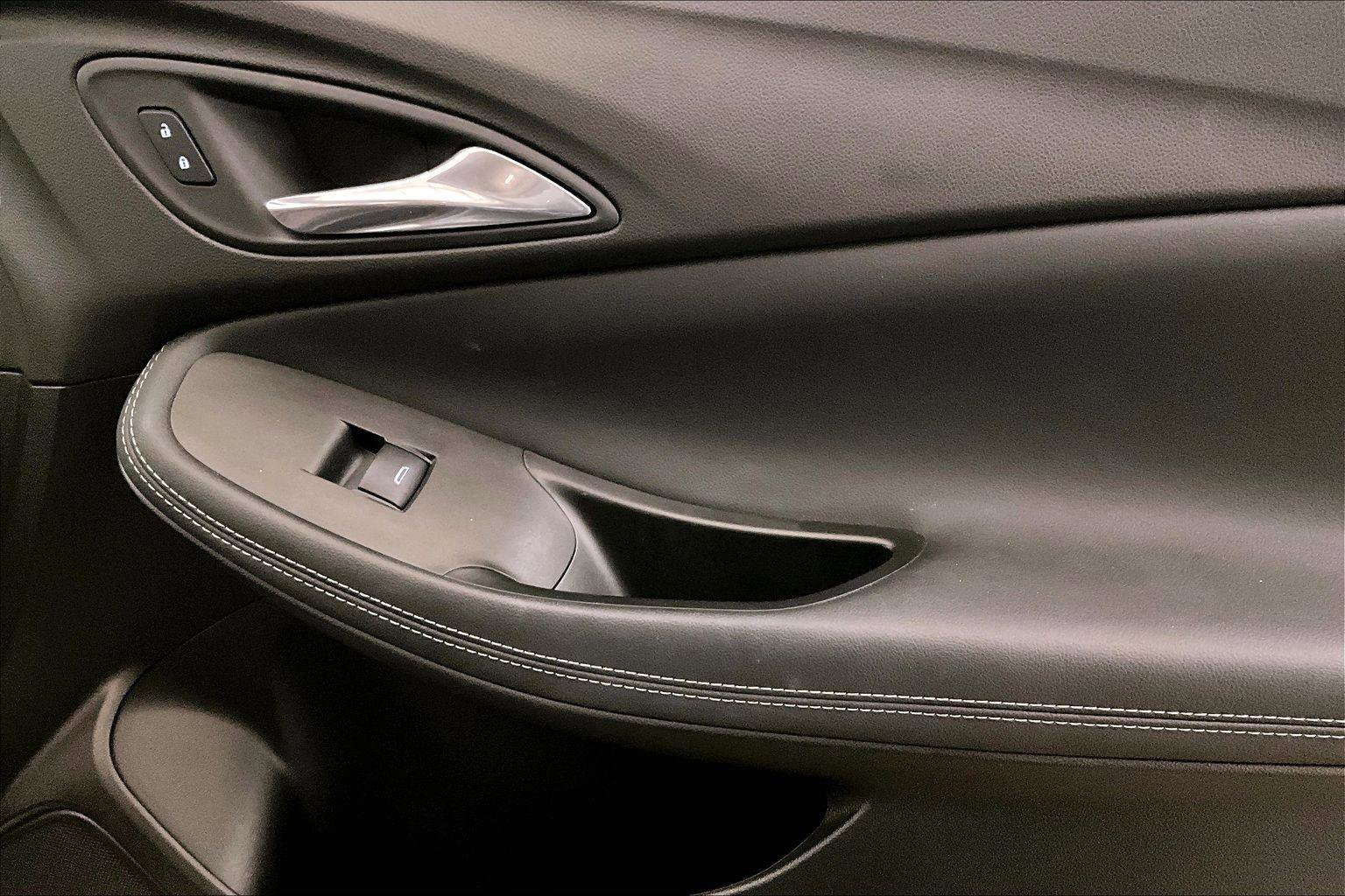 Used 2021 Buick Encore GX Select w/ Sport Touring Package image 23