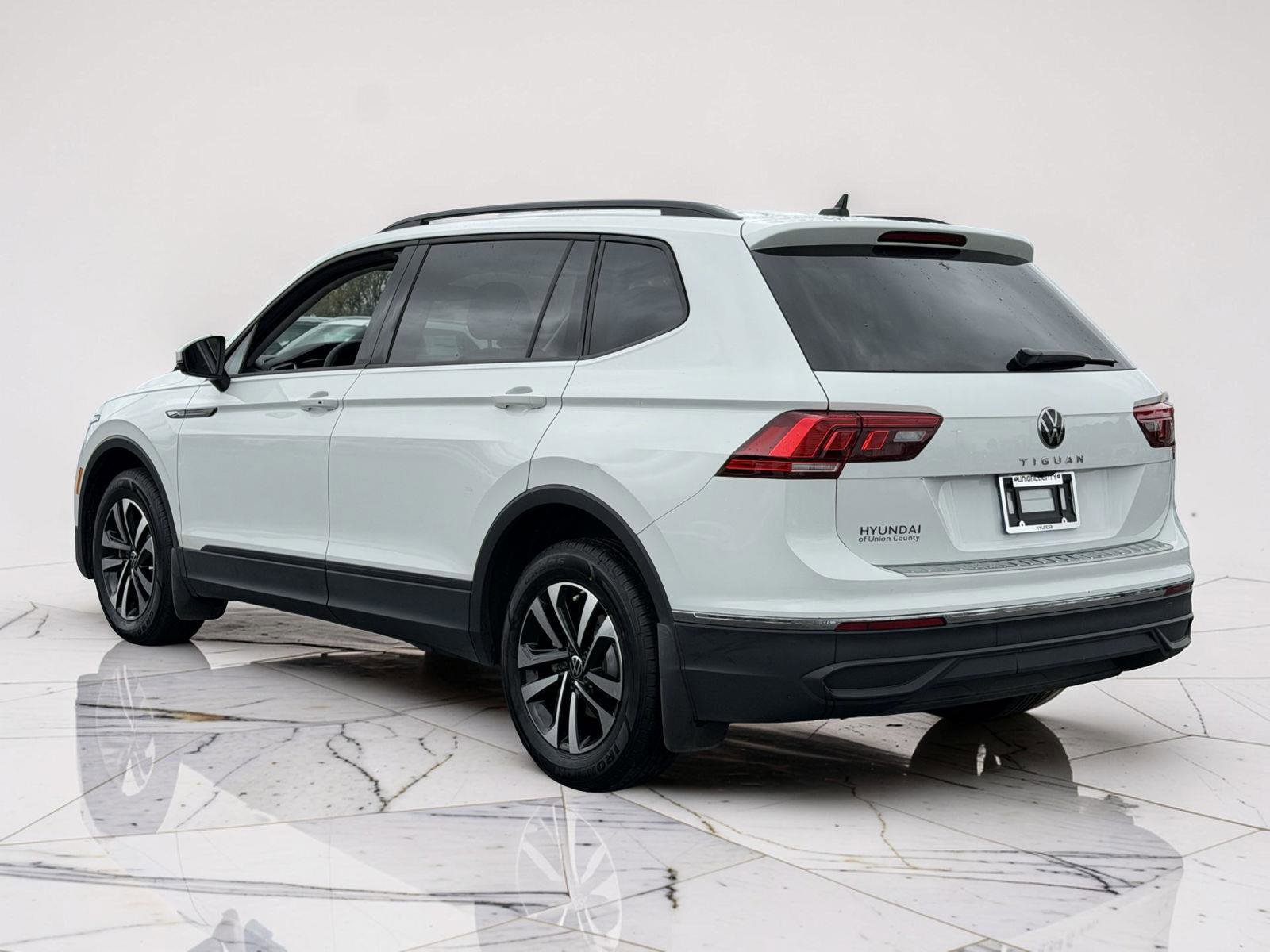 Used 2023 Volkswagen Tiguan S image 4
