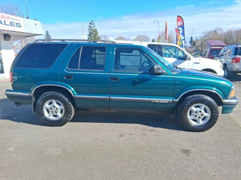 Used 1996 Chevrolet Blazer 4WD 4-Door image 4