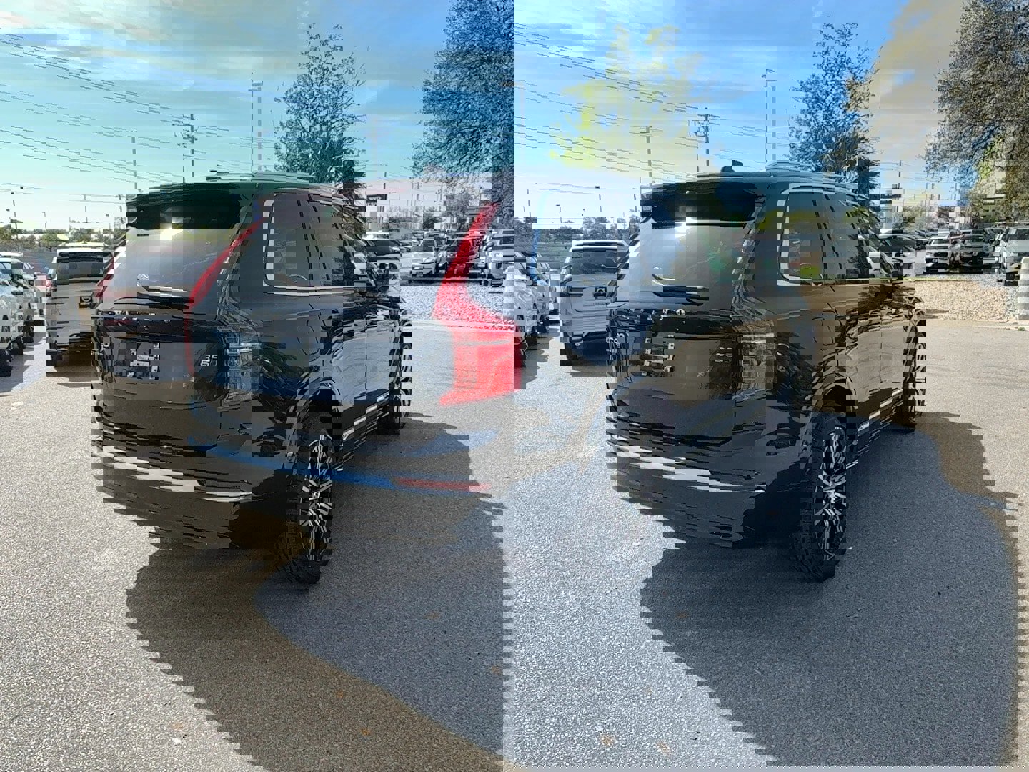 Certified 2023 Volvo XC90 B5 Plus w/ Protection Package image 5