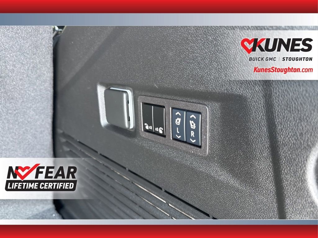 Used 2024 GMC Yukon SLT image 48