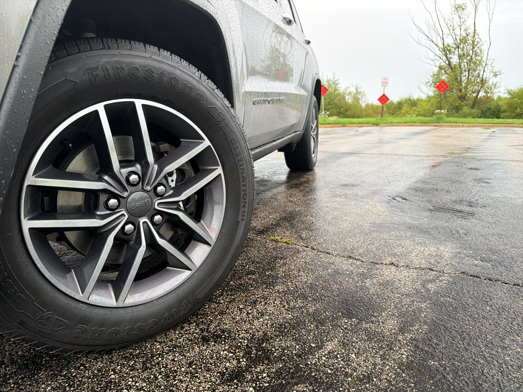 Used 2019 Jeep Grand Cherokee Limited AWD/4WD image 9
