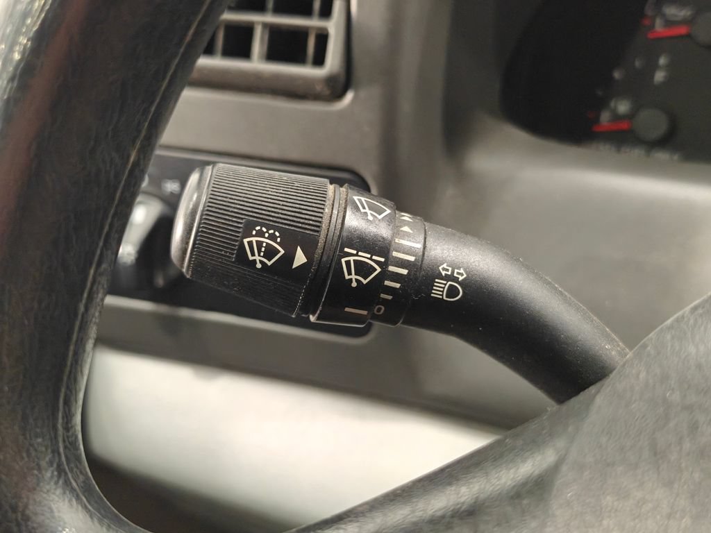 Used 2004 Ford F250 XLT AWD/4WD image 9