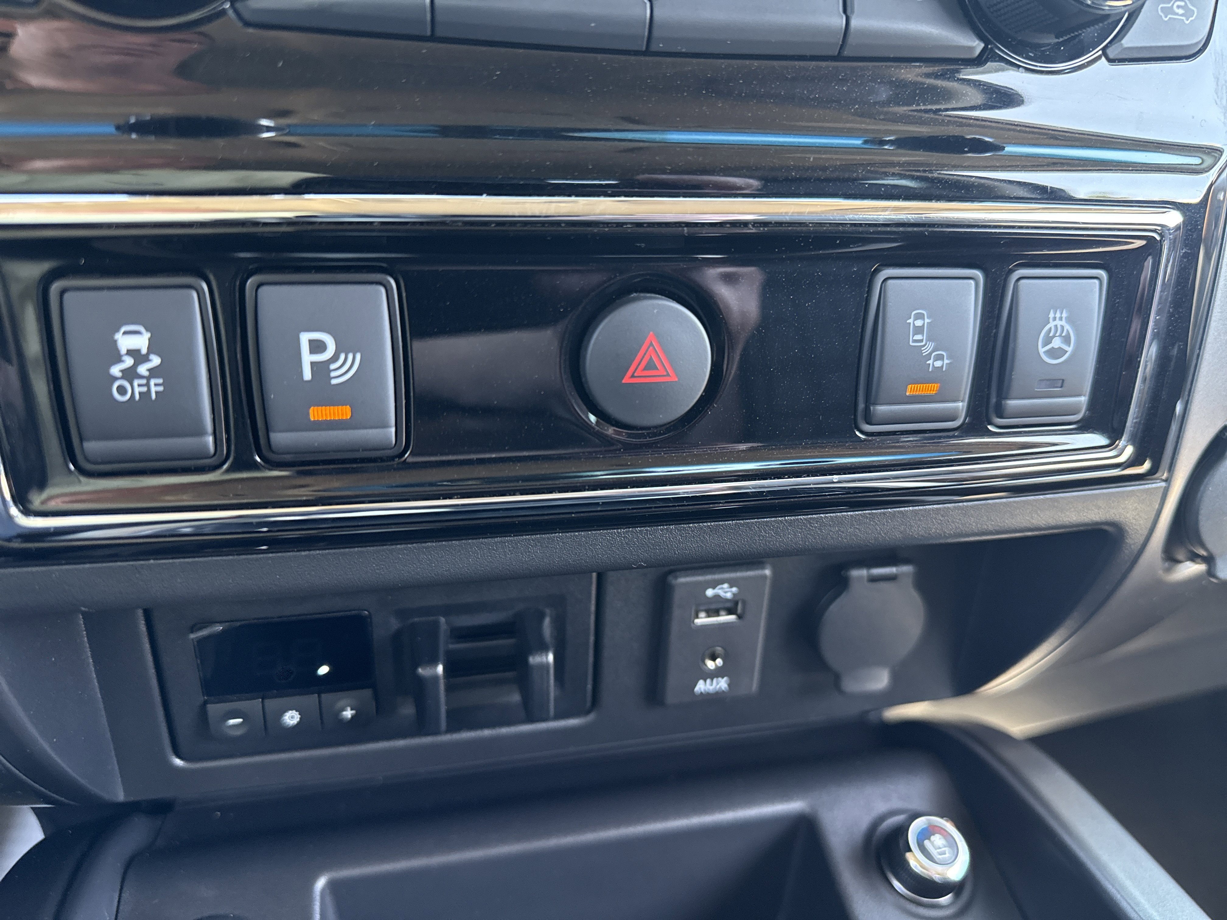 Used 2018 Nissan Titan Platinum Reserve w/ Platinum Utility Package AWD/4WD image 22