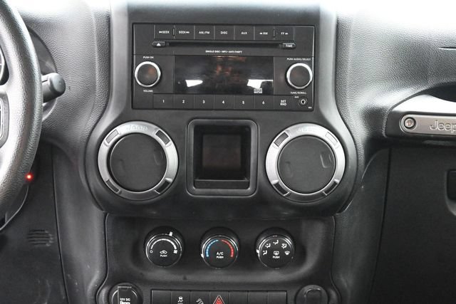 Used 2013 Jeep Wrangler Sport AWD/4WD image 14