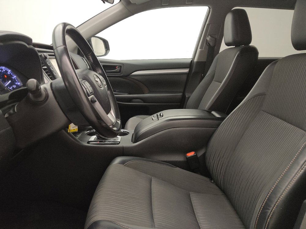 Used 2018 Toyota Highlander Plus w/ Protection Package #3 AWD/4WD image 17