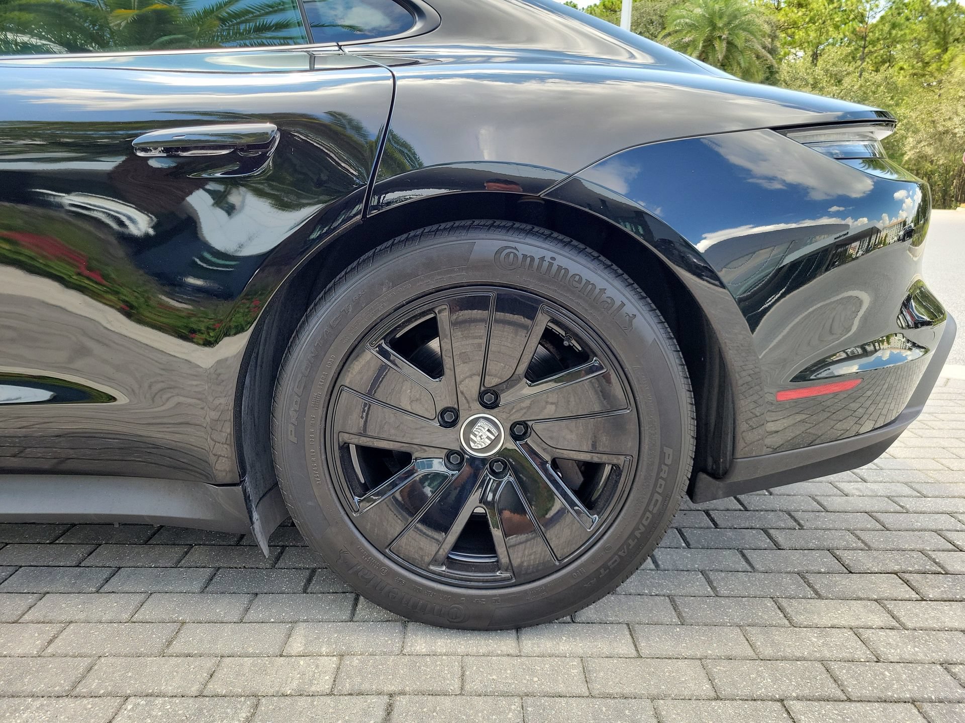 Used 2024 Porsche Taycan RWD image 8